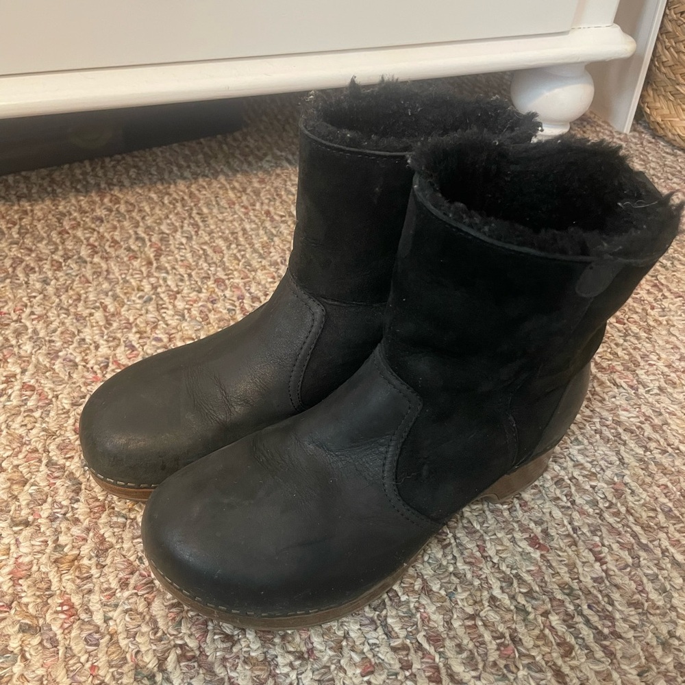 Dansko Bettie boots Black Fur-Lined Ankle Boots